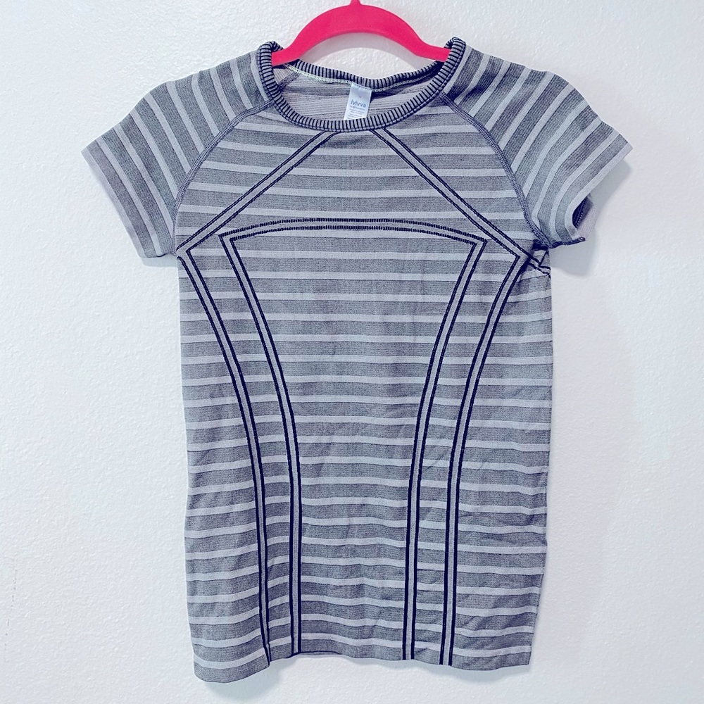 IVIVVA crop athletic top
